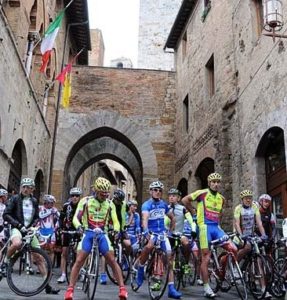 Partenza Granfondo della Vernaccia