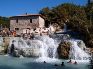 Saturnia_Cascate_del_Mulino