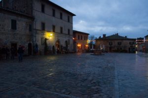 piazza-di-monteriggioni